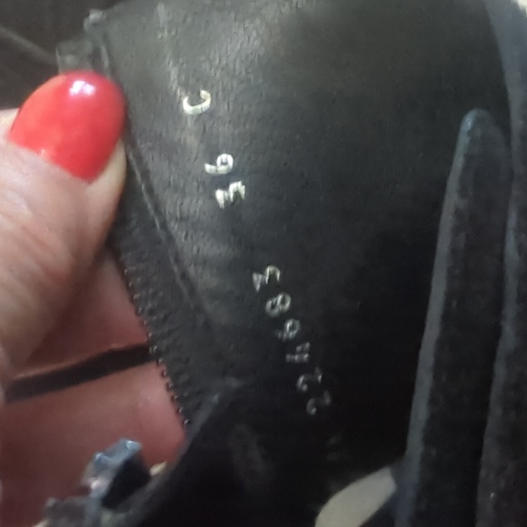 YSL • YVES SAINT LAURENT Suede Platform Heels - Picture 6 of 7